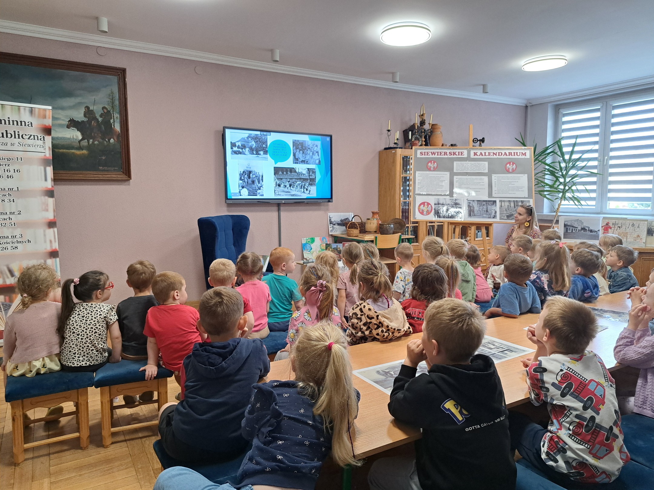 DZIECI Z PRZEDSZKOLA PUBLICZNEGO W SIEWIERZU POZNAWAŁY HISTORIĘ NASZEGO MIASTA W BIBLIOTECE DZIECI Z PRZEDSZKOLA PUBLICZNEGO W SIEWIERZU POZNAWAŁY HISTORIĘ NASZEGO MIASTA W BIBLIOTECE
