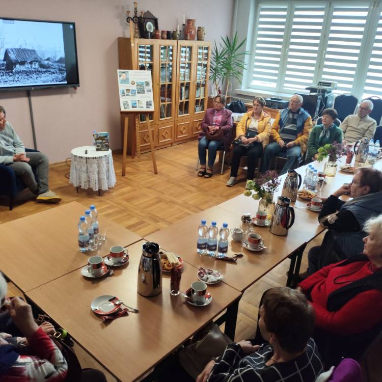 SPOTKANIE AUTORSKIE Z BORYSEM TYNKĄ W SIEWIERSKIEJ BIBLIOTECE
